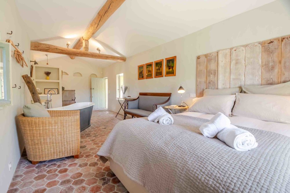 Photographs of Mas des Roses villa in Provence - Image 20 of 44