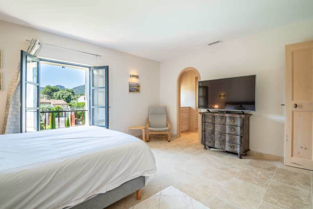 Photographs of Mas de Verlaine villa in Provence - Image 22 of 42