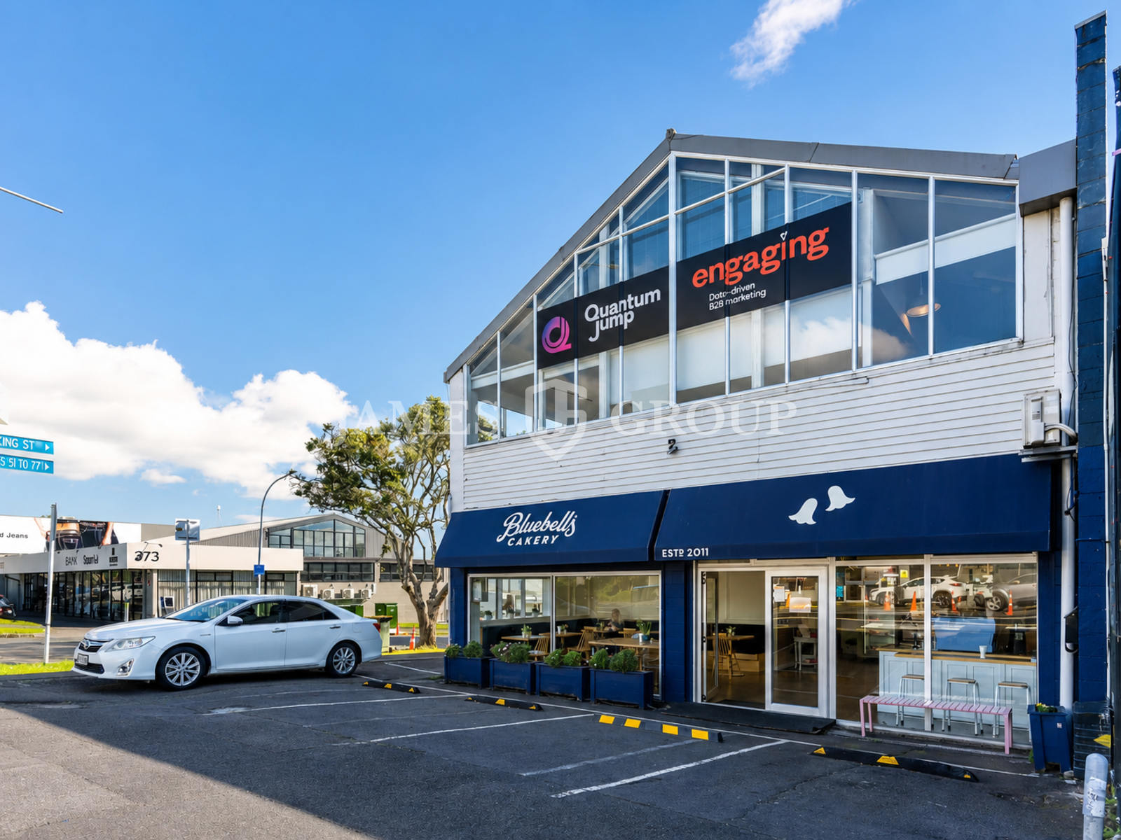 Character Kingsland Office With Deck