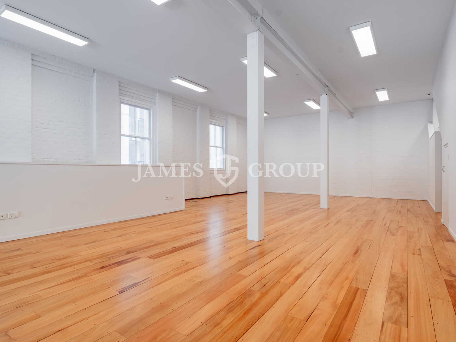 High-stud Office With Prime Exposure