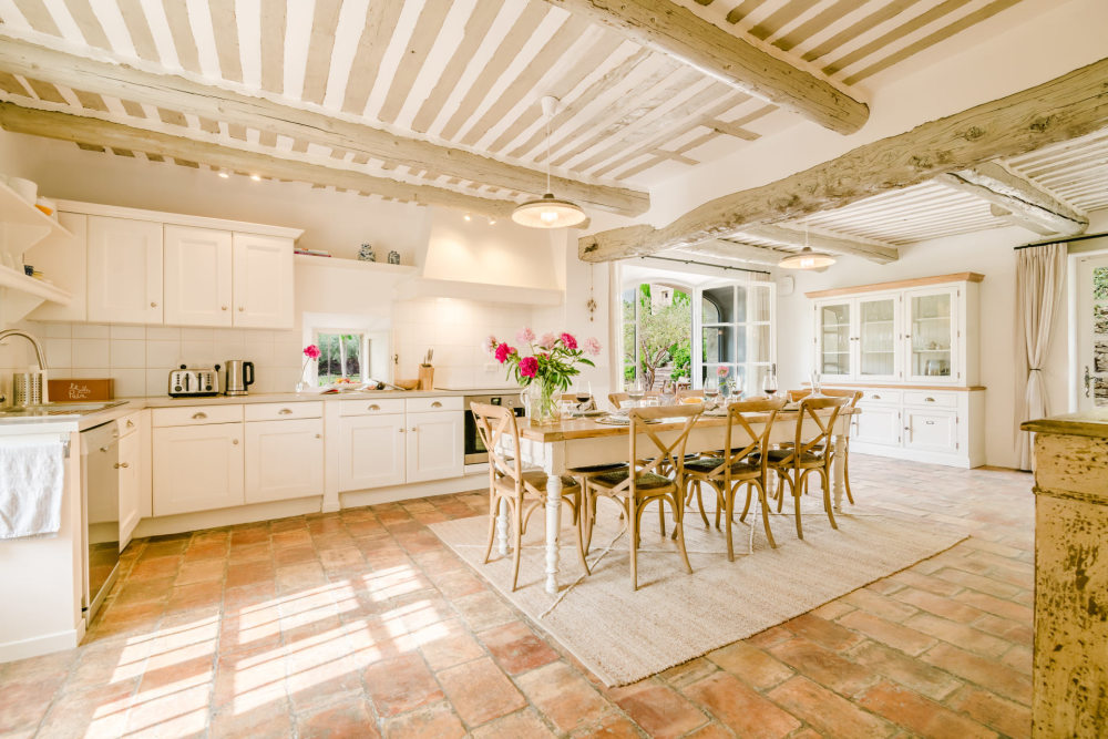 Photographs of Mas des Cinq Sens villa in Provence - Image 6 of 37