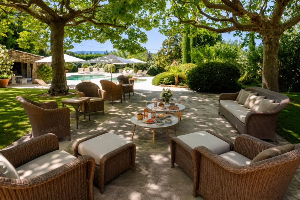Photographs of Mas des Papillons villa in Provence - Image 3 of 45