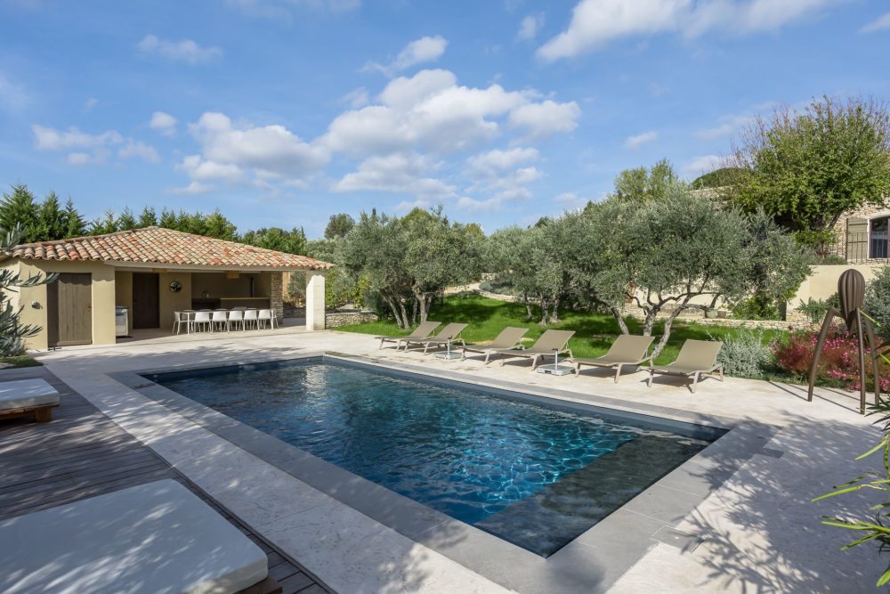 Photographs of Mas la Mirande villa in Provence - Image 15 of 49