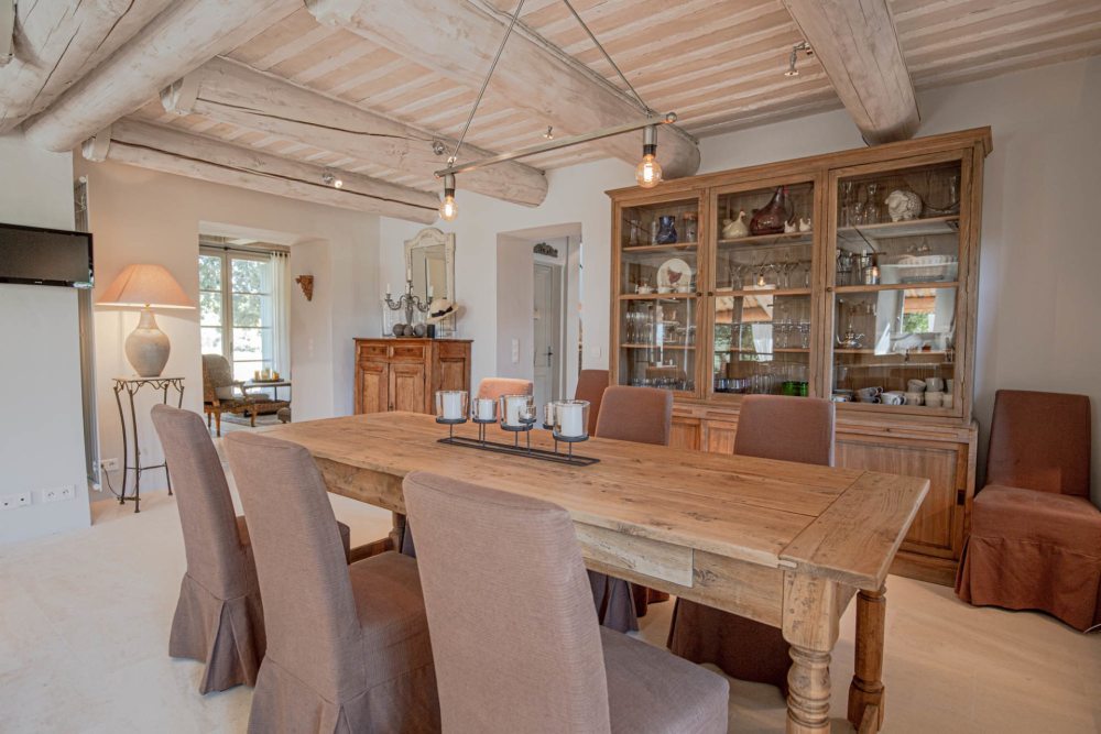 Photographs of Mas de Monvert villa in Provence - Image 10 of 34