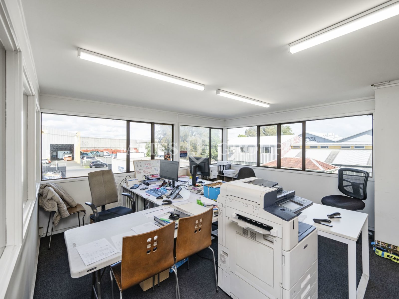 1,811m² Penrose Industrial With Yard