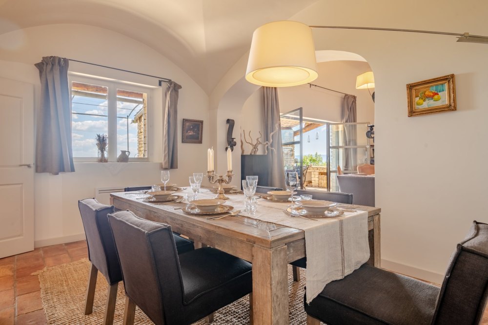 Photographs of Mas Bonheur villa in Provence - Image 8 of 32