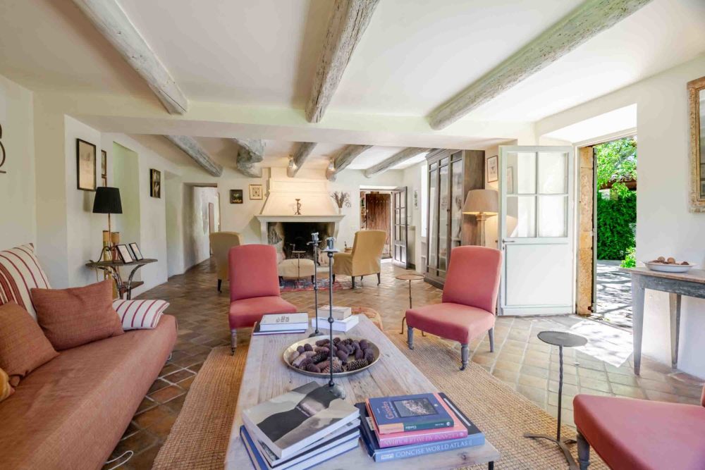 Photographs of Mas des Roses villa in Provence - Image 10 of 44