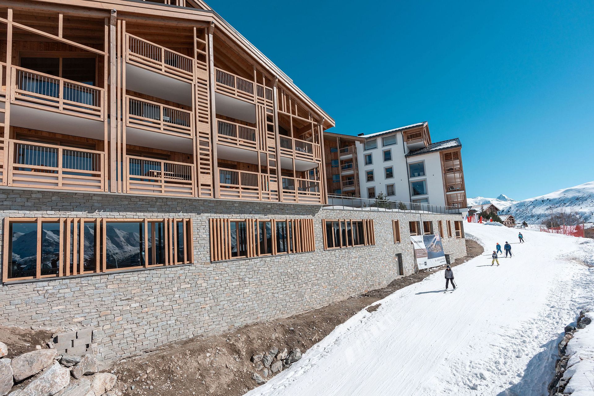 2 bed Apartment For Sale in Alpe d'Huez Grand Domaine, French Alps