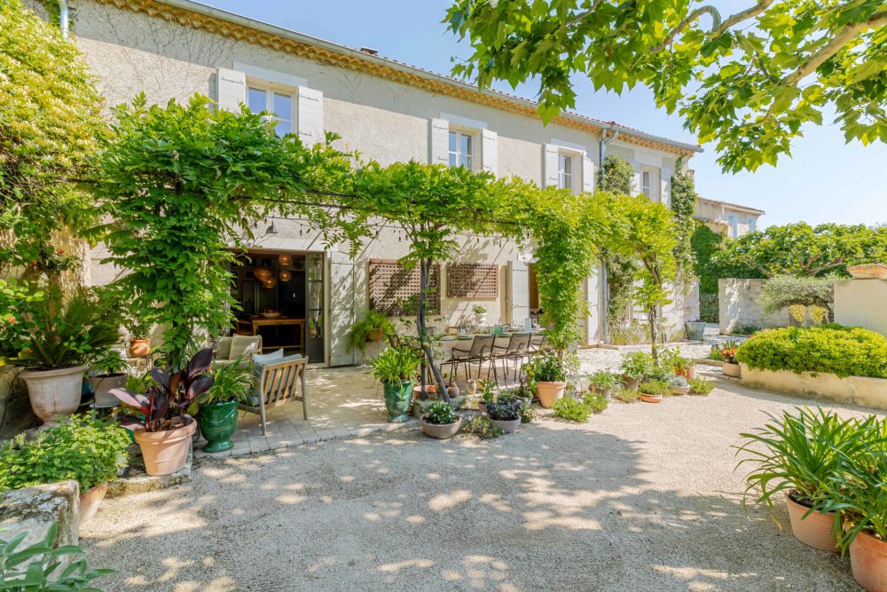 Photographs of Mas du Poète villa in Provence - Image 3 of 39