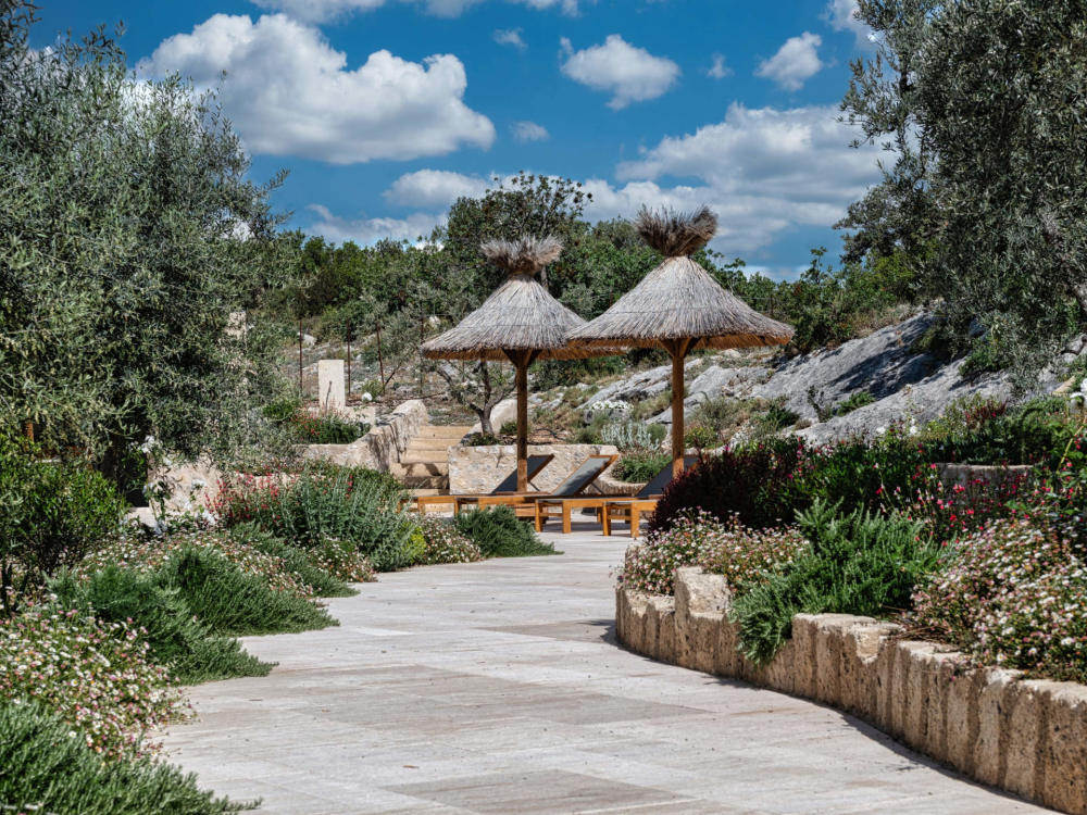 Photographs of Mas de l’Atlas villa in Provence - Image 3 of 45
