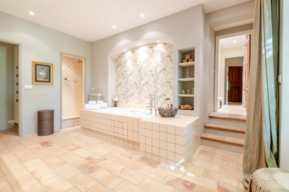 Photographs of Domaine de Fontclair villa in Provence - Image 25 of 60