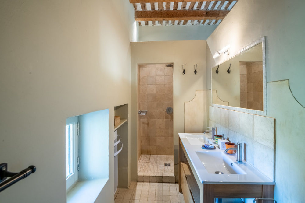 Photographs of Mas des Cigales villa in Provence - Image 11 of 41
