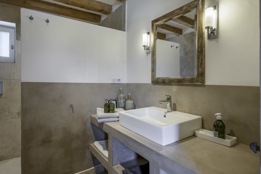 Photographs of Mas Eternel villa in Provence - Image 20 of 40