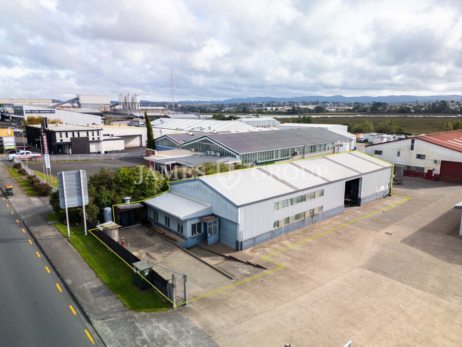 Patiki Road Gantry Warehouse + 3 Phase Power