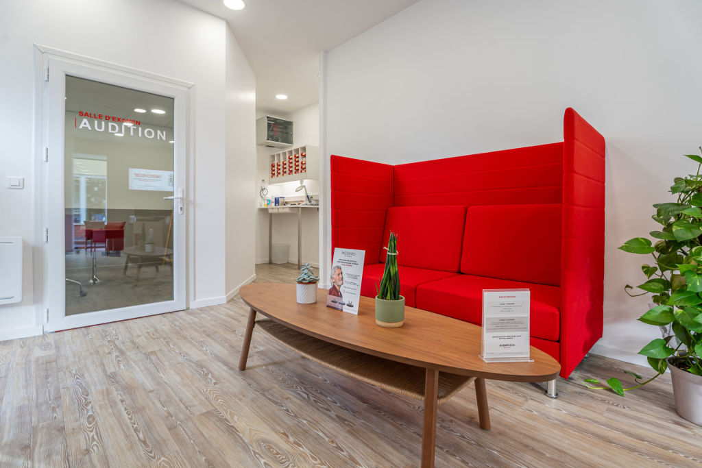 Magasin audioprothesiste 2 place Saint-Nicolas 44110 CHATEAUBRIANT intérieur