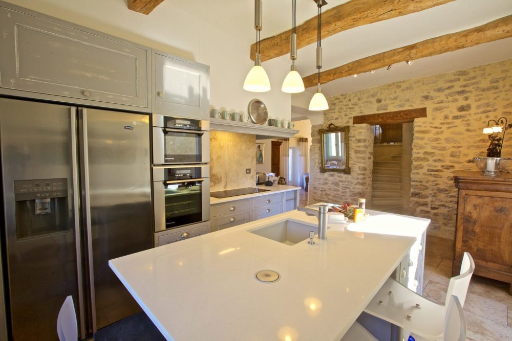 Photographs of Mas des Cerisiers villa in Provence - Image 7 of 34