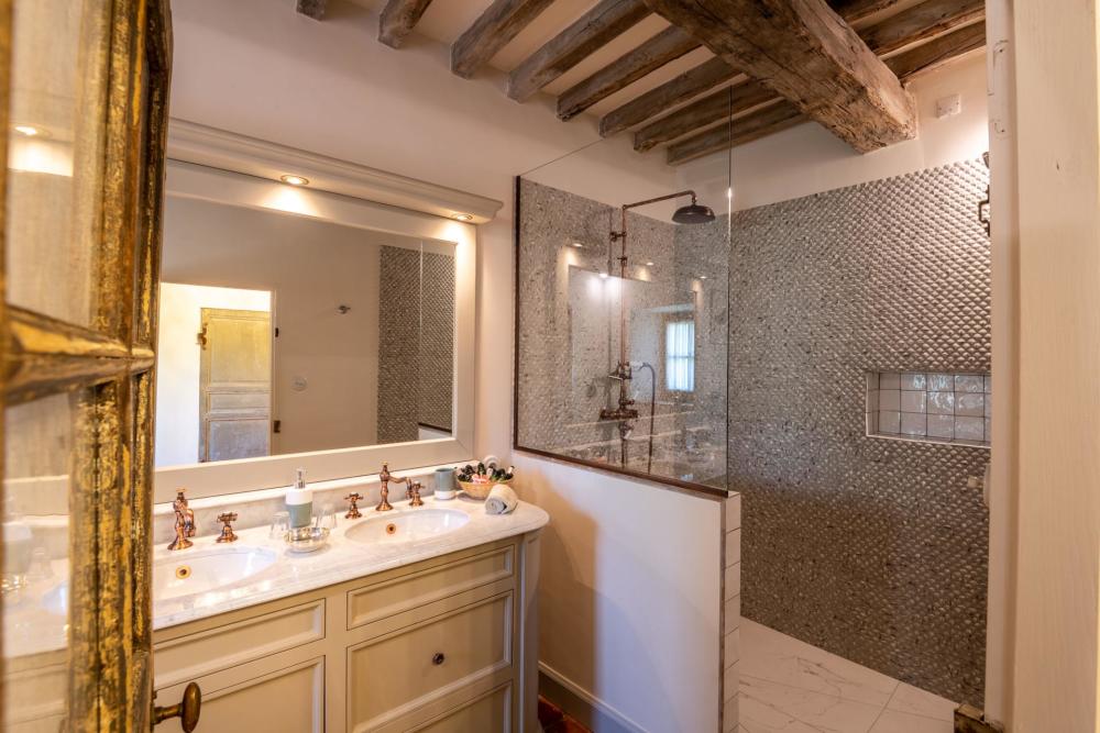 Photographs of Domaine du Lys villa in Provence - Image 31 of 45