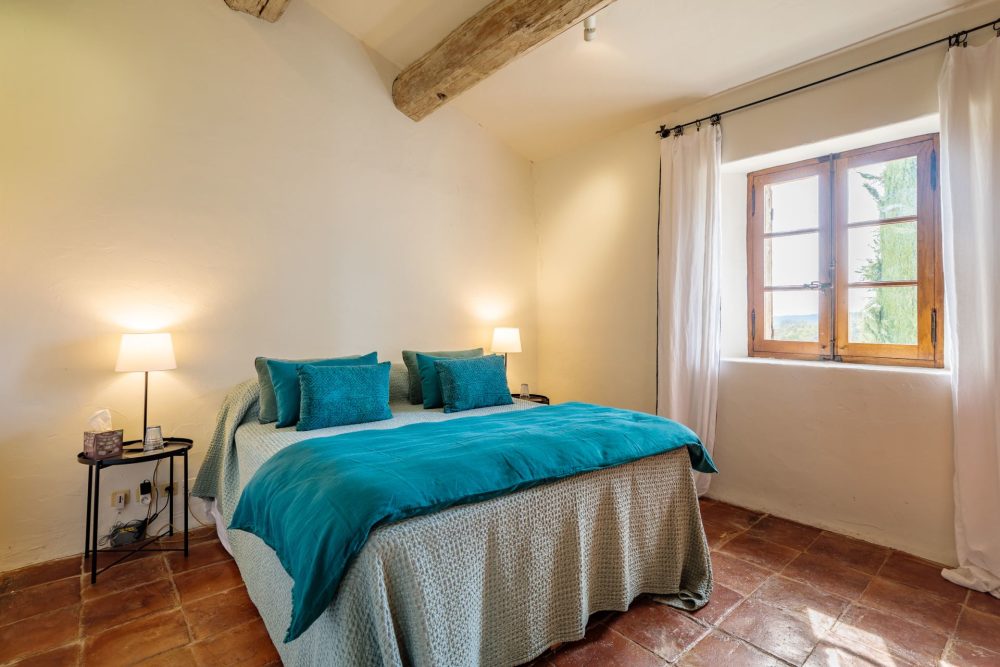 Photographs of Chateau de Sannes villa in Provence - Image 54 of 61