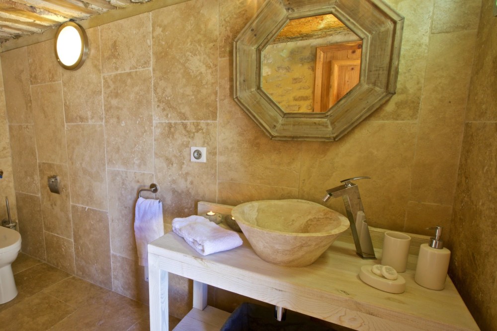 Photographs of Mas des Cerisiers villa in Provence - Image 29 of 34