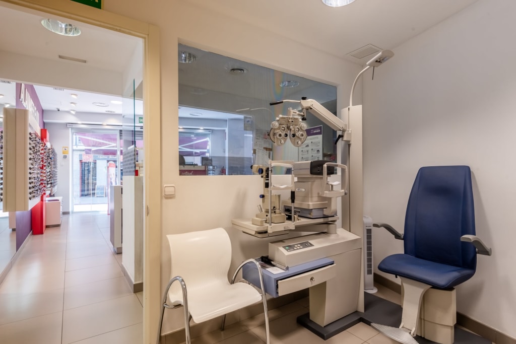 Tienda Óptico C/ SANT PERE 62 08850 GAVA interior