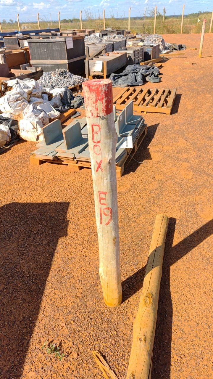 Lot of Metal Structures / BOX E19