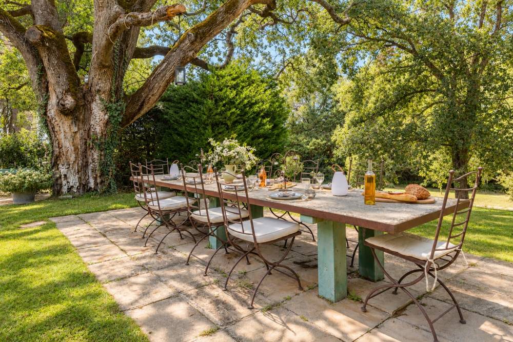Photographs of Mas de l’Ermitage villa in Provence - Image 16 of 39