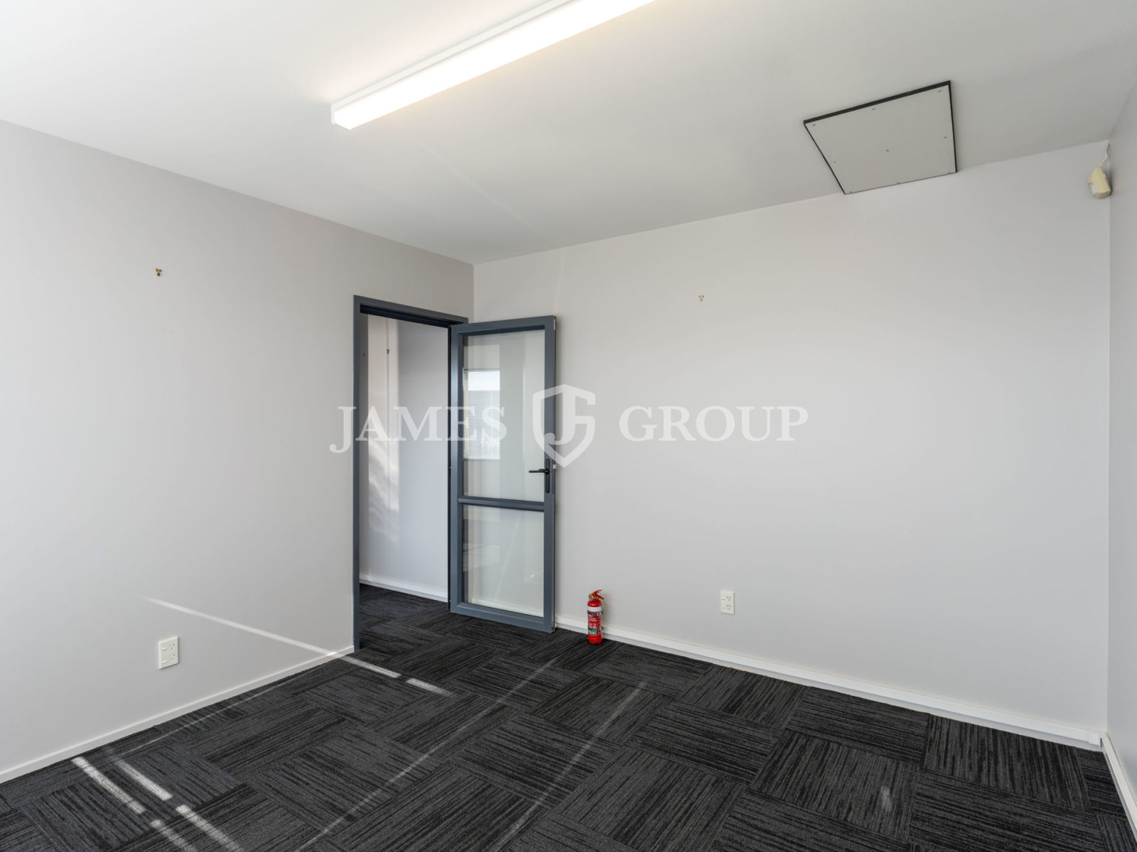 105m² East Tamaki Office + Warehouse Options