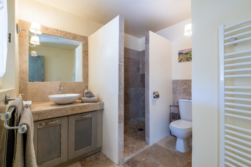 Photographs of La Charmerie villa in Provence - Image 23 of 35