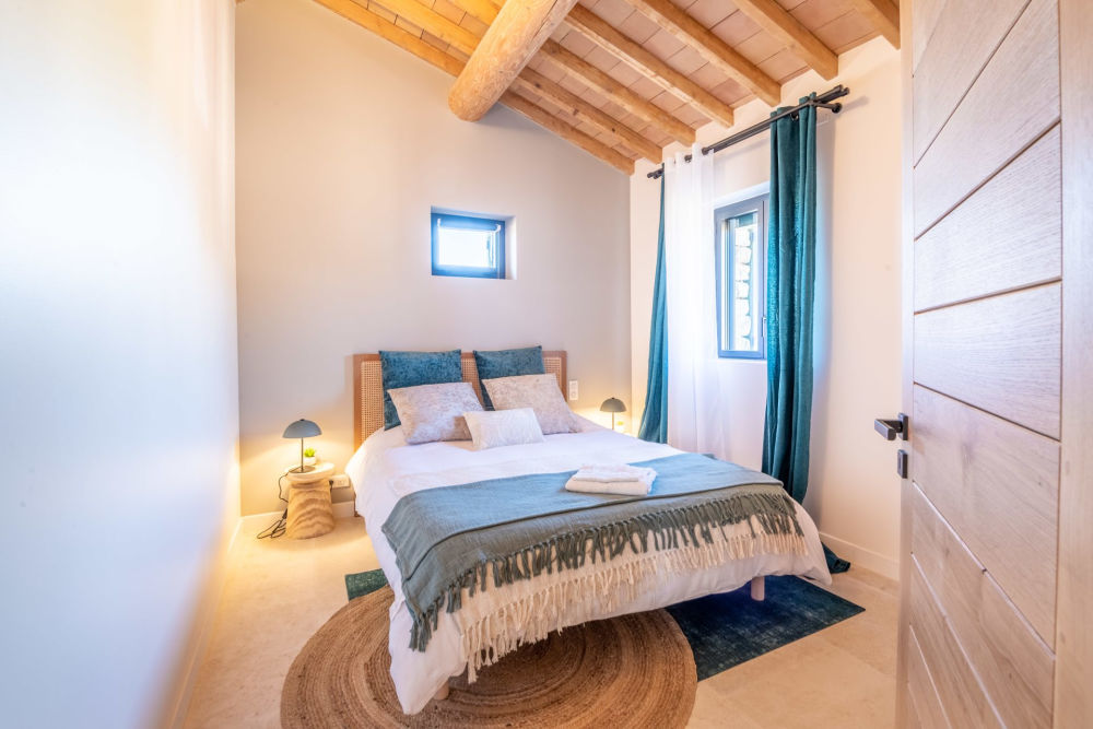 Photographs of Mas des Flaneries villa in Provence - Image 25 of 36