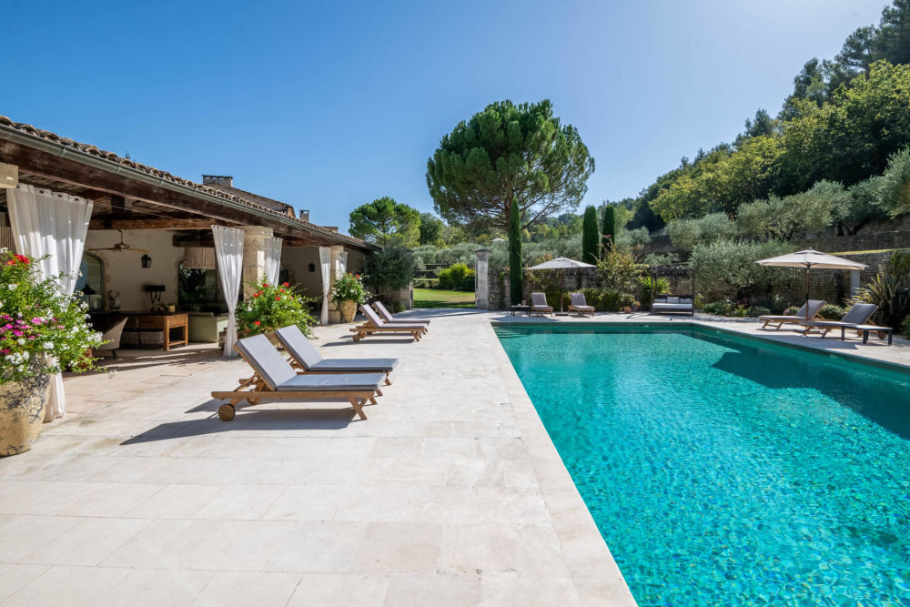 Photographs of Mas de Lacoste villa in Provence - Image 11 of 64