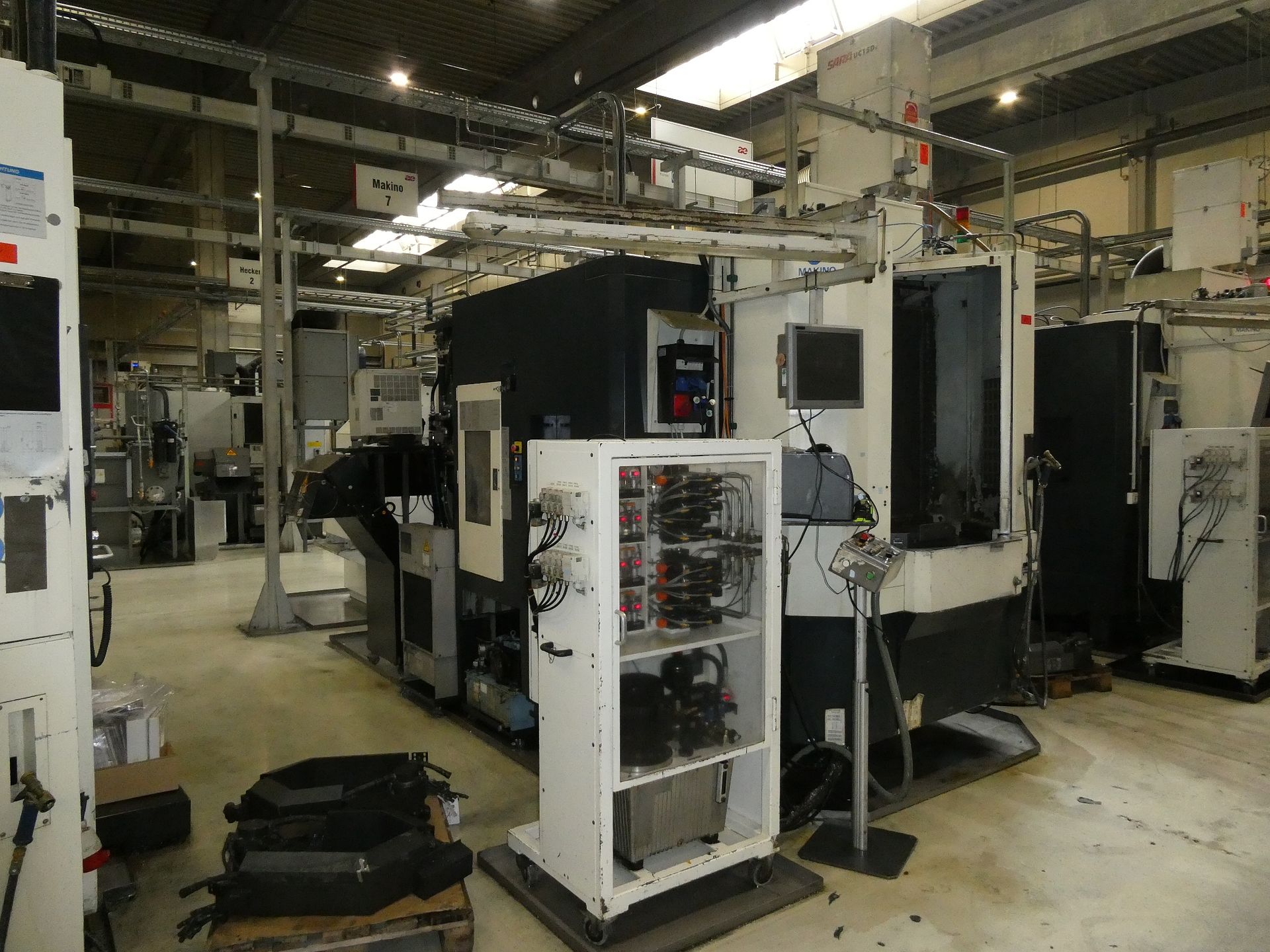 CNC Machining Center-Makino - Image 8