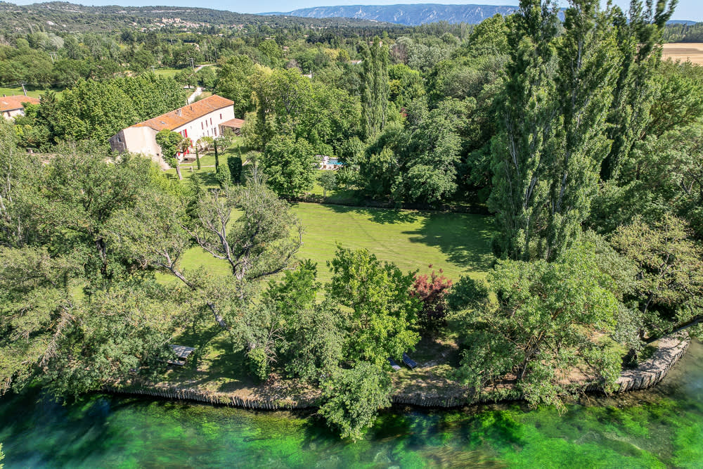 Photographs of Mas des Reflets villa in Provence - Image 23 of 61