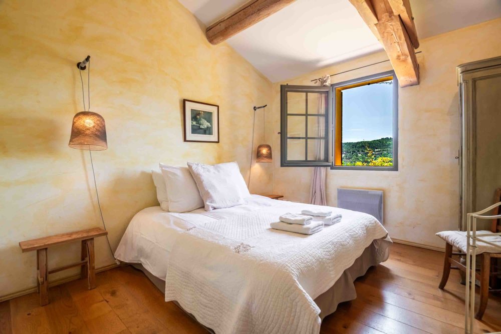 Photographs of Mas Rustrel villa in Provence - Image 21 of 26