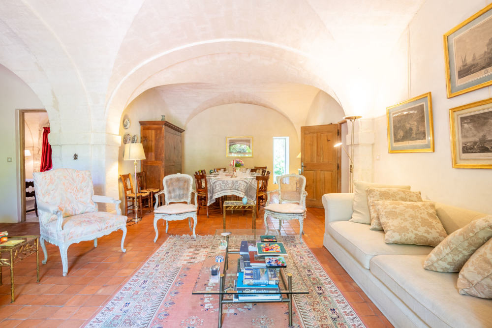 Photographs of Mas de Montolivet villa in Provence - Image 7 of 42