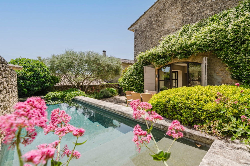 Photographs of La Maison de Cabrières villa in Provence - Image 1 of 27