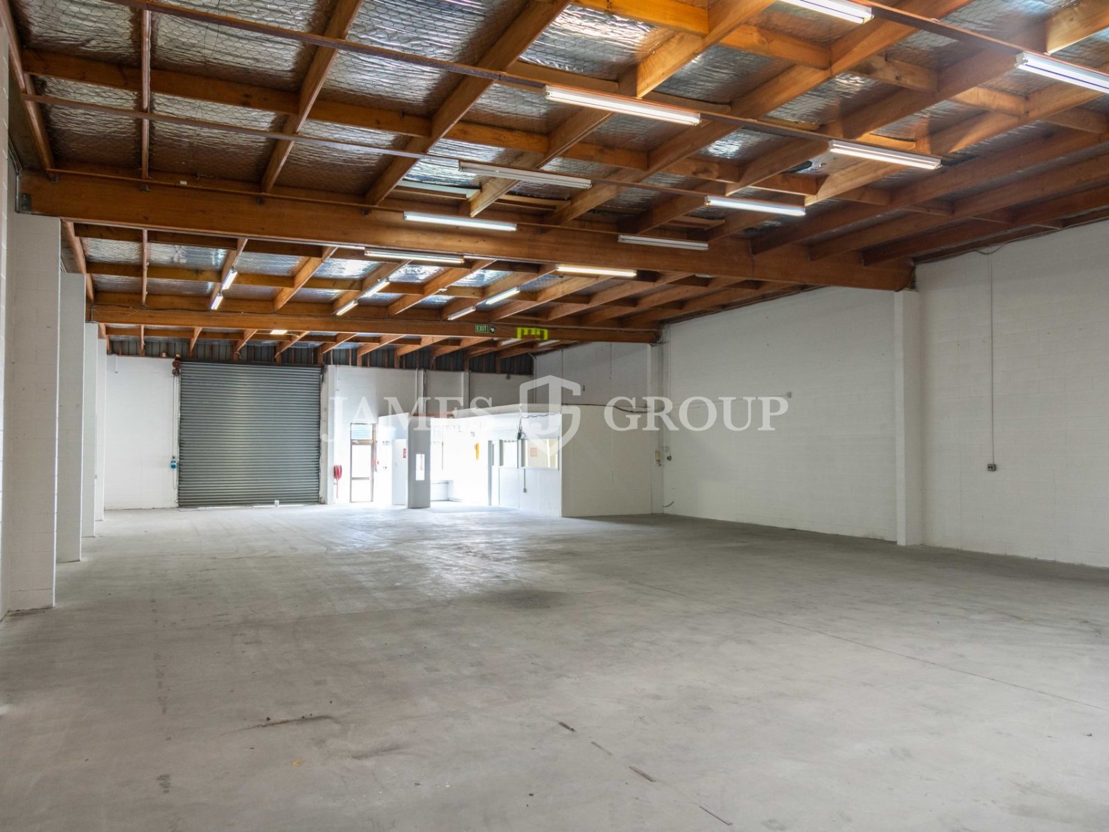 Functional 270m² Warehouse With Dual Access
