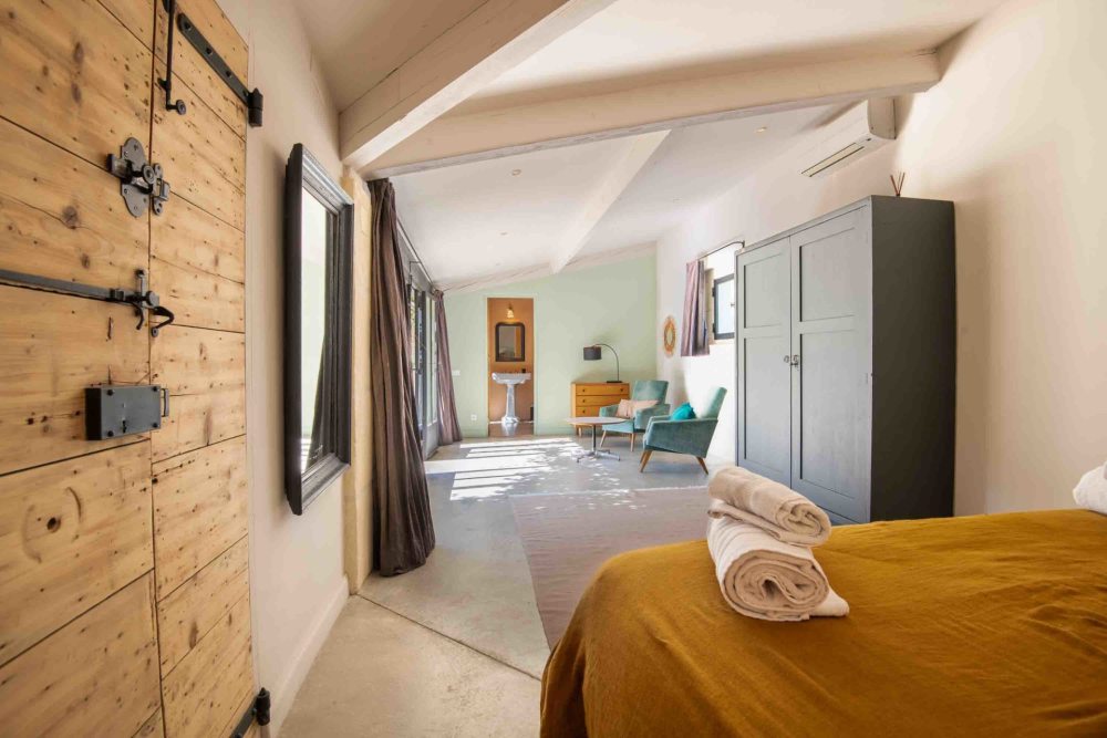 Photographs of Mas du Lac villa in Provence - Image 48 of 56