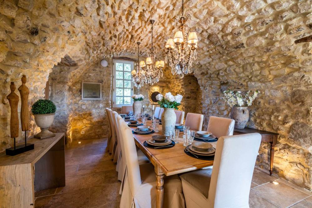 Photographs of Mas des Gardois villa in Provence - Image 20 of 58