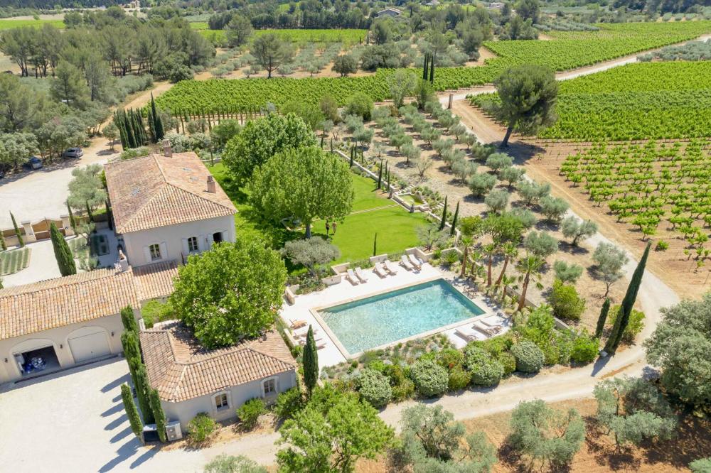 Photographs of Bastide de Coussoul villa in Provence - Image 14 of 41