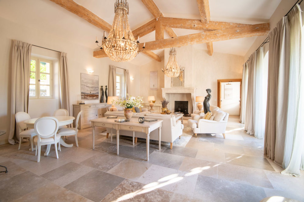 Photographs of Mas des Constellations villa in Provence - Image 7 of 49