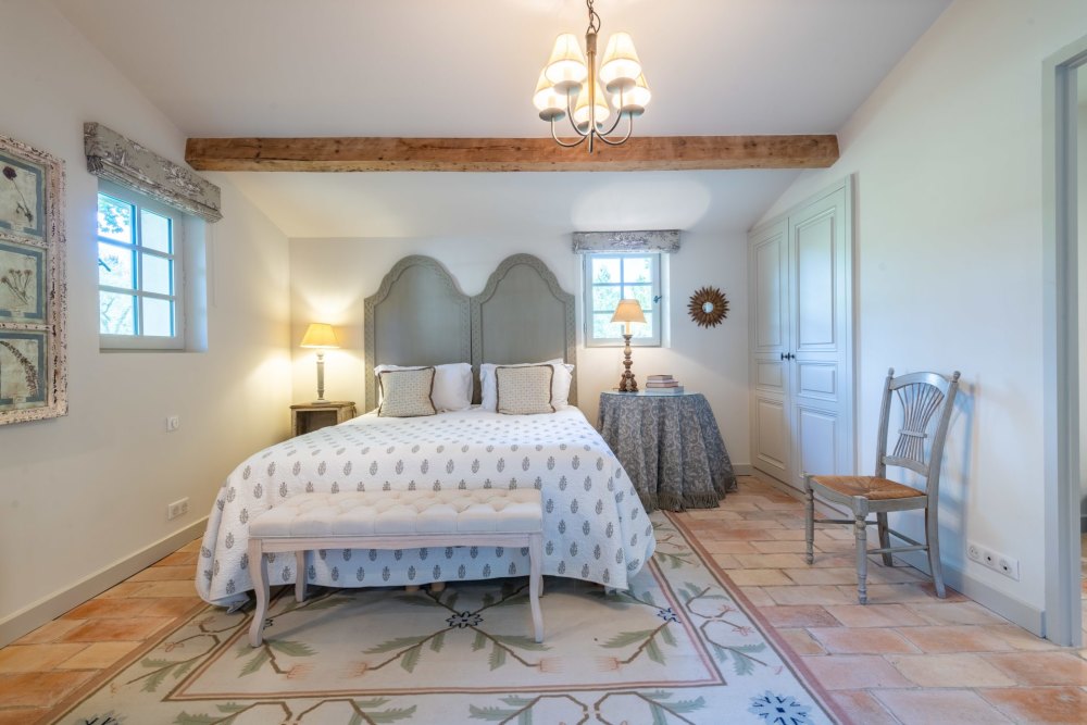 Photographs of Mas du Cardinal villa in Provence - Image 42 of 49