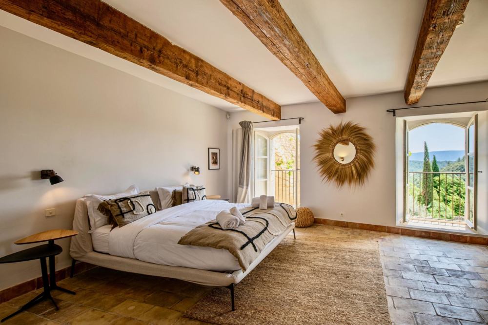 Photographs of Mas de la Reine villa in Provence - Image 24 of 41
