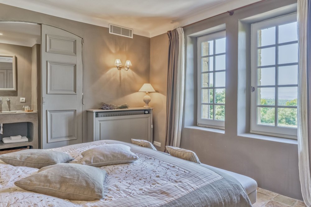 Photographs of Mas de la Quietude villa in Provence - Image 35 of 48
