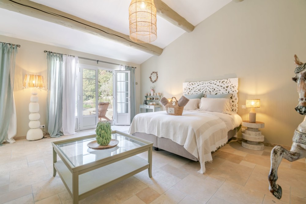 Photographs of Mas de l’Ecrin villa in Provence - Image 16 of 50