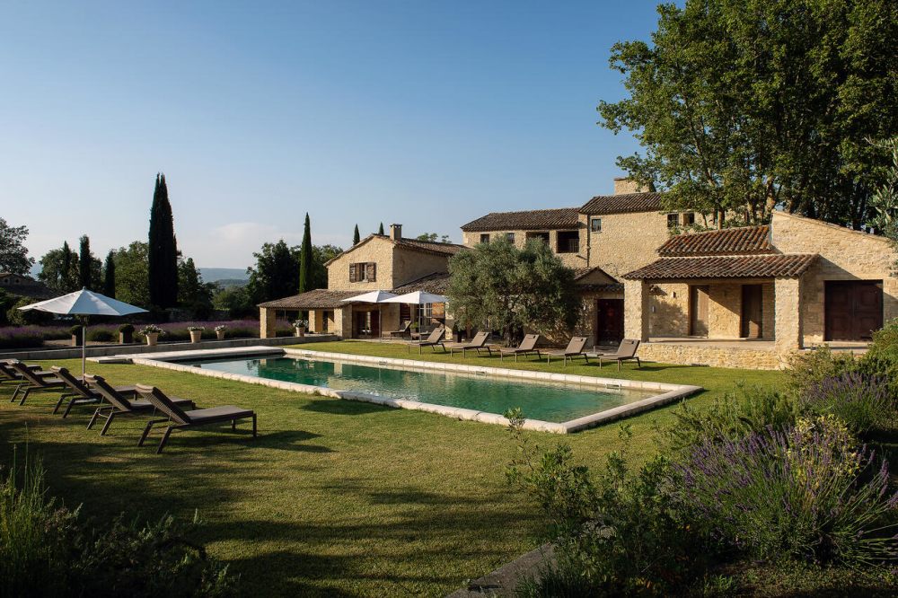 Photographs of Bastide du Calavon villa in Provence - Image 4 of 57