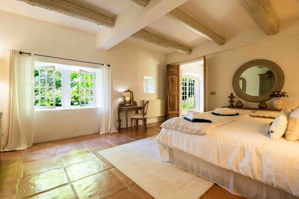 Photographs of Mas des Papillons villa in Provence - Image 20 of 45