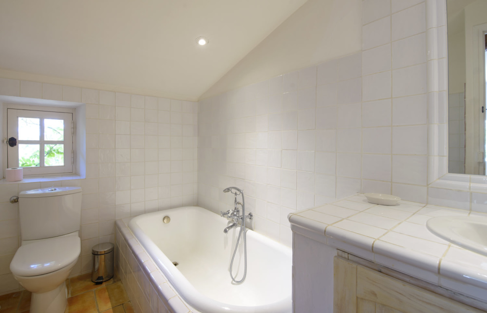 Photographs of Mas de Manebit villa in Provence - Image 17 of 30