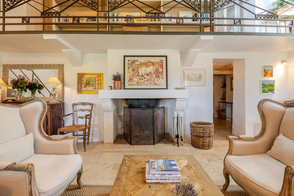 Photographs of Le Relais villa in Provence - Image 8 of 43