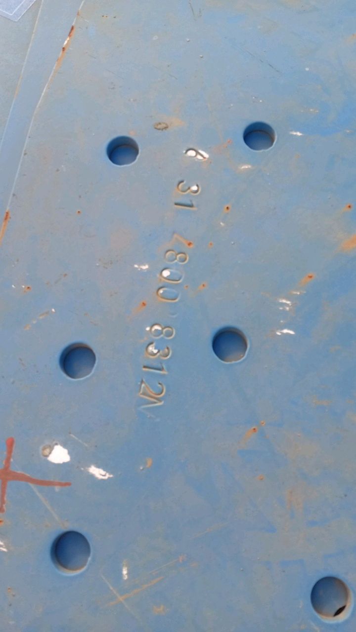Lot of Metal Structures / BOX E15
