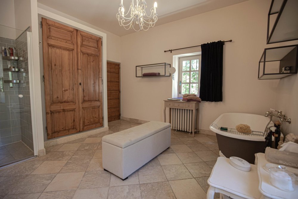Photographs of Mas de Gavon villa in Provence - Image 17 of 32